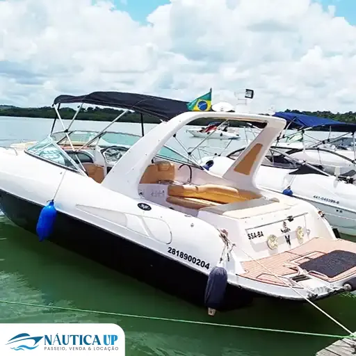 Passeios de lancha exclusivos no mar